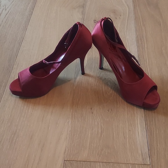 Romantic Soles Shoes - Romantic Soles women's 3 1/2 inch heels, wine satin. Size 9.5 D